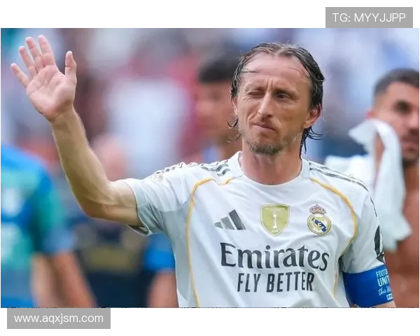 莫德里奇心目中的足球传奇前五：马拉多纳居首托蒂大罗紧随其后